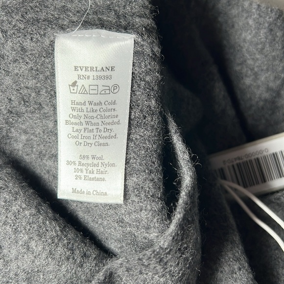 Everlane The Cozy Stretch Tank Cropped Yak and Wool Blend in Gray Size Medium - Picture 8 of 9